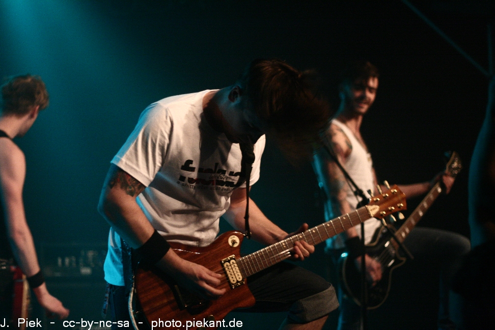 20120430JollyRogerLuenen low 02