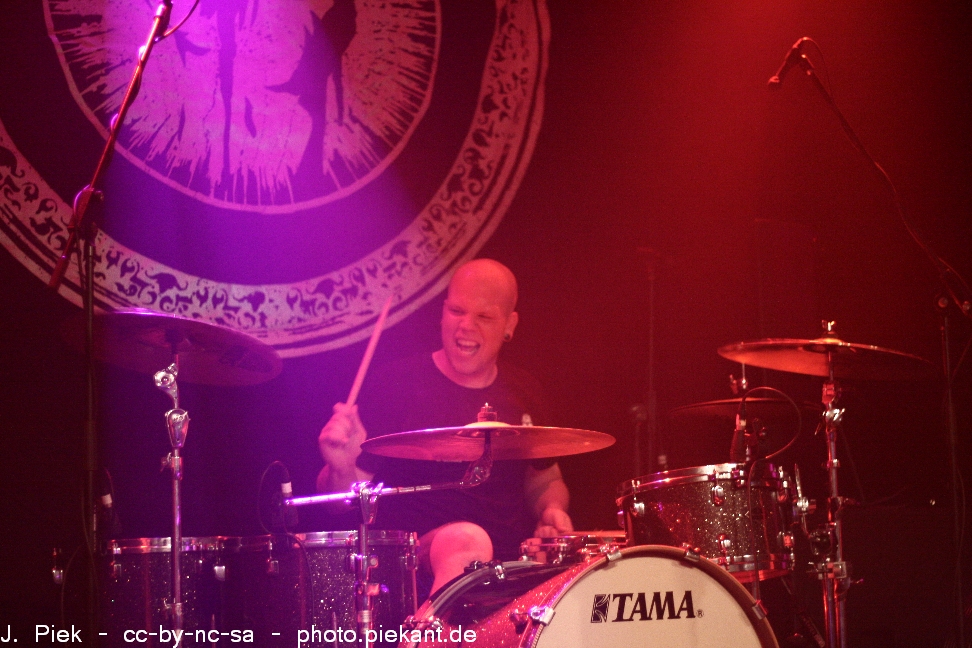 20120430JollyRogerLuenen low 04