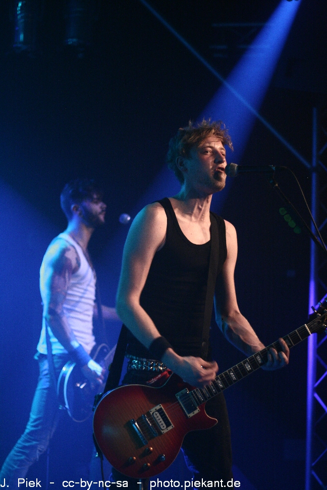 20120430JollyRogerLuenen low 35