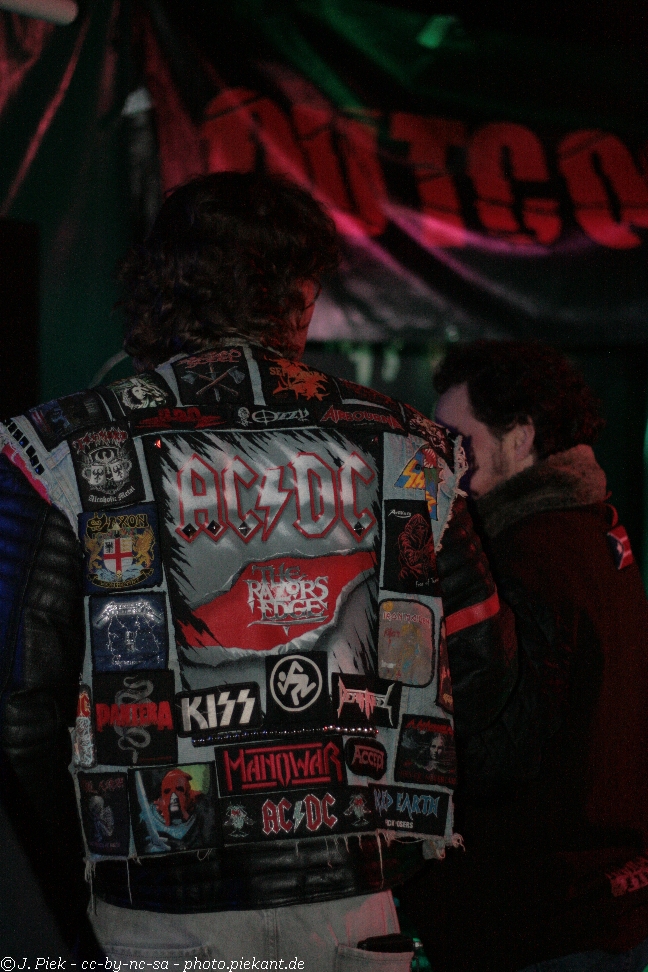 20121110 PhilsToxicMetal low 02