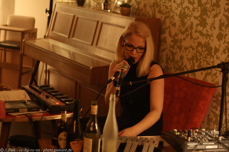 20130201LydiaScott low 25